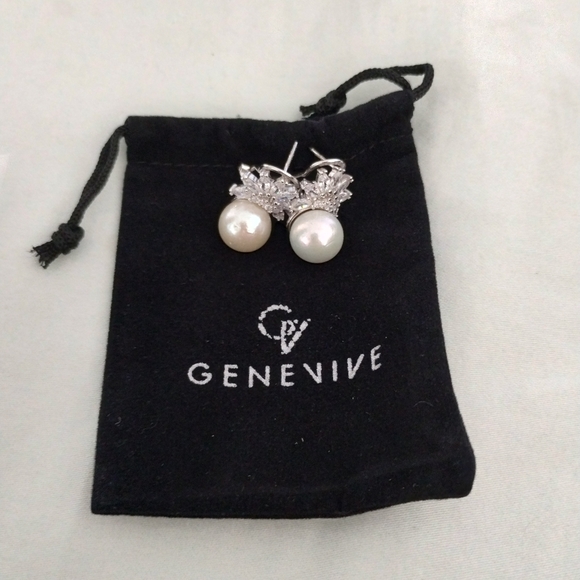 Genevive earrings - Picture 3 of 4